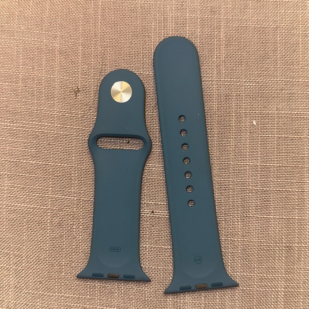 New blue S/M 44mm apple silicone watch band
